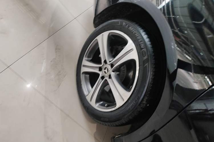 Used Mercedes-Benz E-Class 2018 Facelift E 200 L Sport Edition Right Rear Wheel Hub