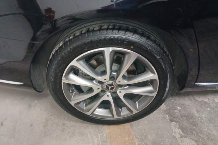 Used Mercedes-Benz E-Class 2018 Facelift E 300 L Luxury Edition Right Rear Wheel Hub