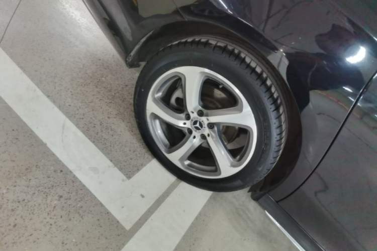 Used Mercedes-Benz E-Class 2018 Facelift E 200 L Sport 4MATIC Right Rear Wheel Hub