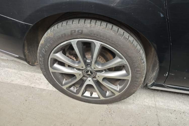 Used Mercedes-Benz E-Class 2018 Facelift E 200 L Right Rear Wheel Hub