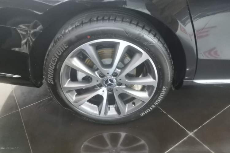 Used Mercedes-Benz E-Class 2018 Facelift E 300 L Luxury Edition Right Rear Wheel Hub