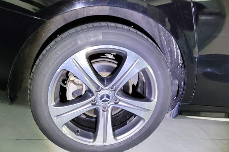 Used Mercedes-Benz E-Class 2018 E 200 L Sport Edition Right Rear Wheel Hub