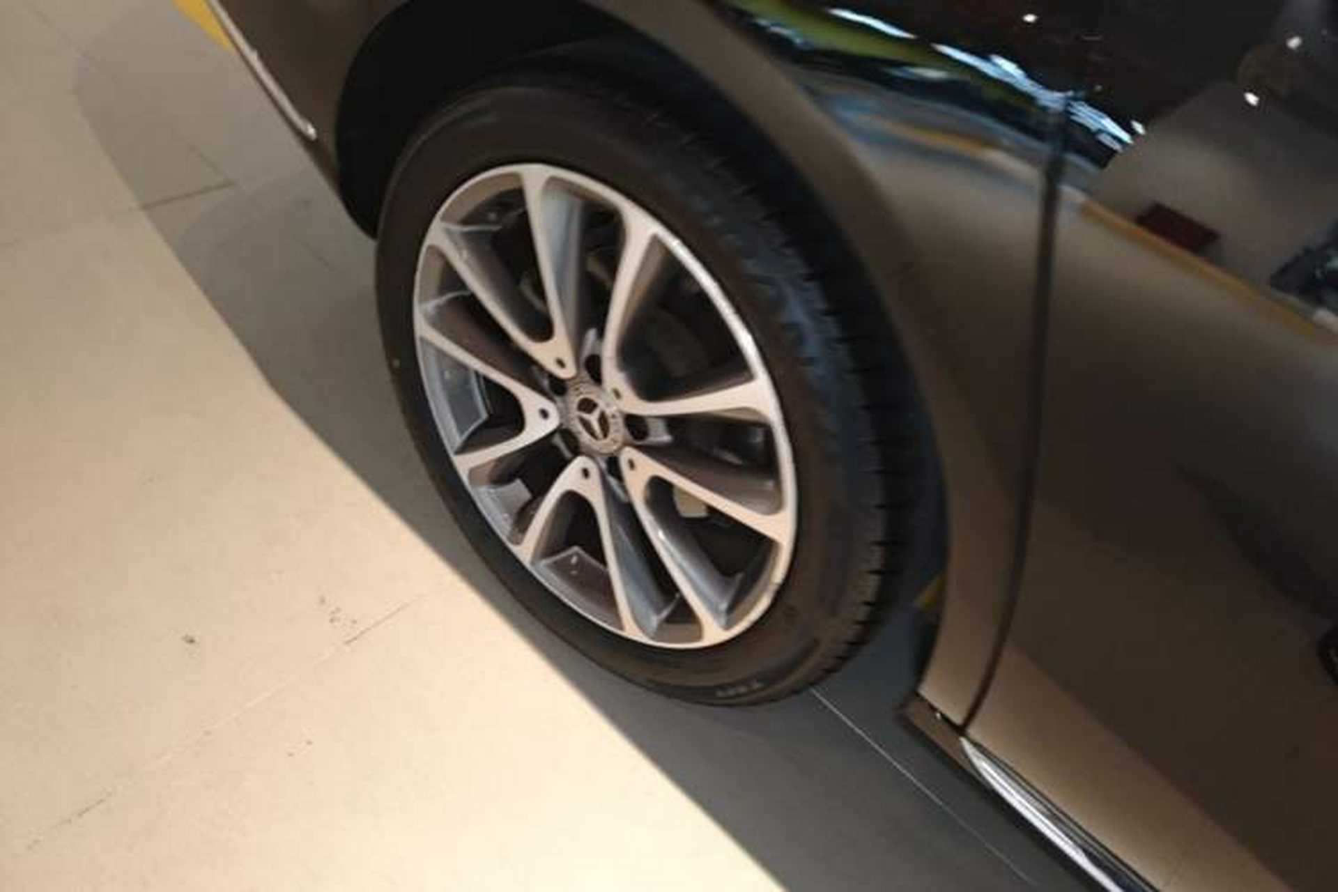 Used Mercedes-Benz E-Class 2018 E 300 L Luxury Model Right Rear Wheel Hub