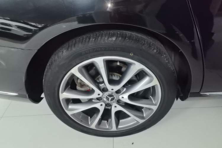 Used Mercedes-Benz E-Class 2018 Facelift E 200 L Right Rear Wheel Hub