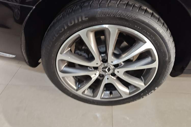 Used Mercedes-Benz E-Class 2018 Facelift E 200 L 4MATIC Right Rear Wheel Hub