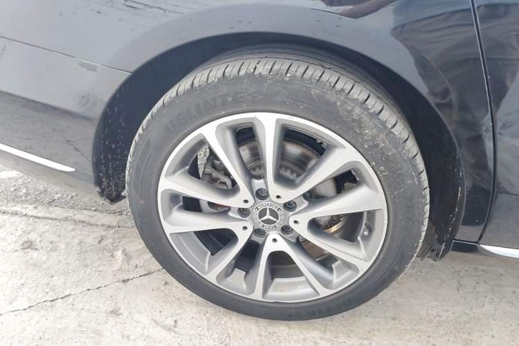 Used Mercedes-Benz E-Class 2018 Facelift E 200 L Right Rear Wheel Hub
