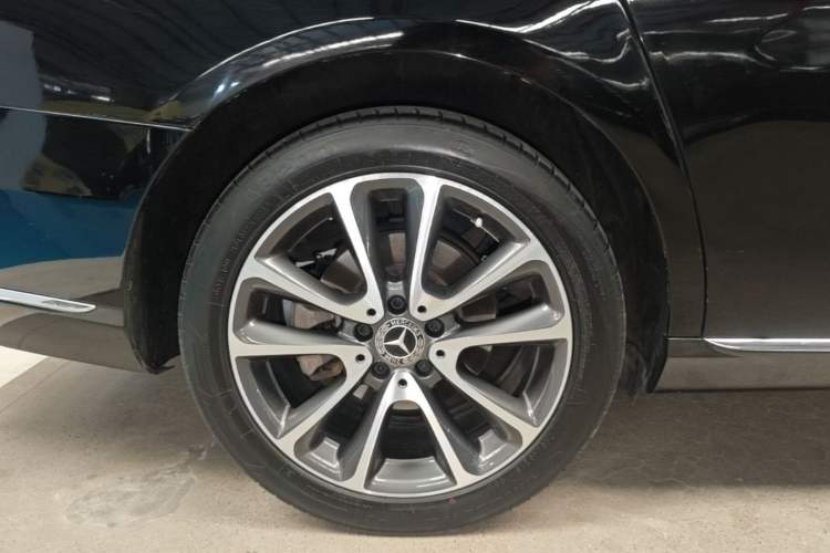 Used Mercedes-Benz E-Class 2018 Facelift E 200 L Right Rear Wheel Hub