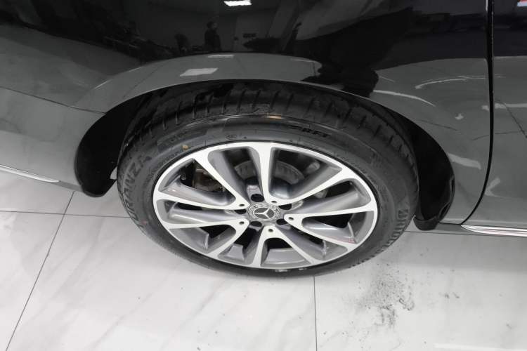 Used Mercedes-Benz E-Class 2018 E 200 L Right Rear Wheel Hub