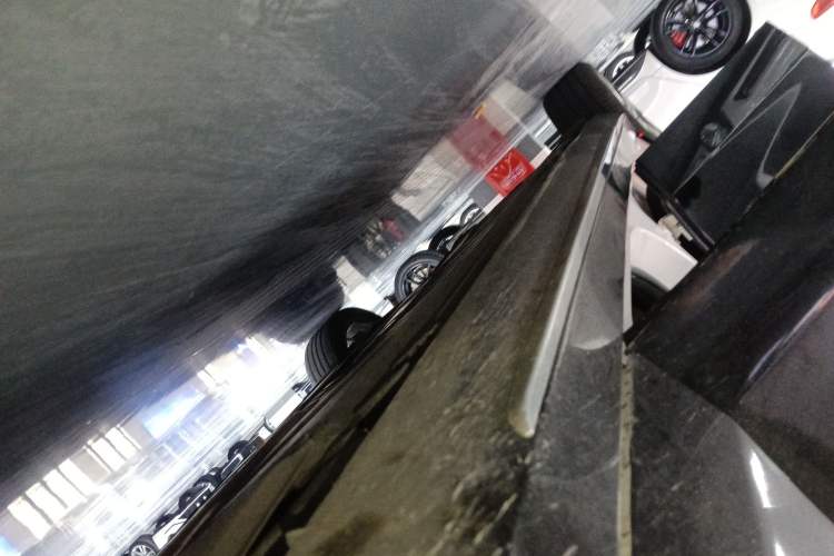 Used Mercedes-Benz E-Class 2018 E 200 L Sport Edition Right Side Sill
