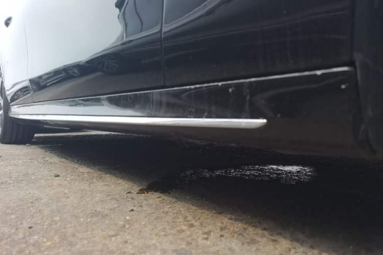 Used Mercedes-Benz E-Class 2018 Restyled E 300 L Sport Luxury Edition Right Side Sill