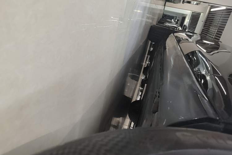 Used Mercedes-Benz E-Class 2018 E 200 L Right Side Sill