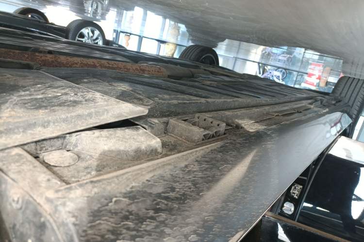 Used Mercedes-Benz E-Class 2018 E 200 L Right Side Sill