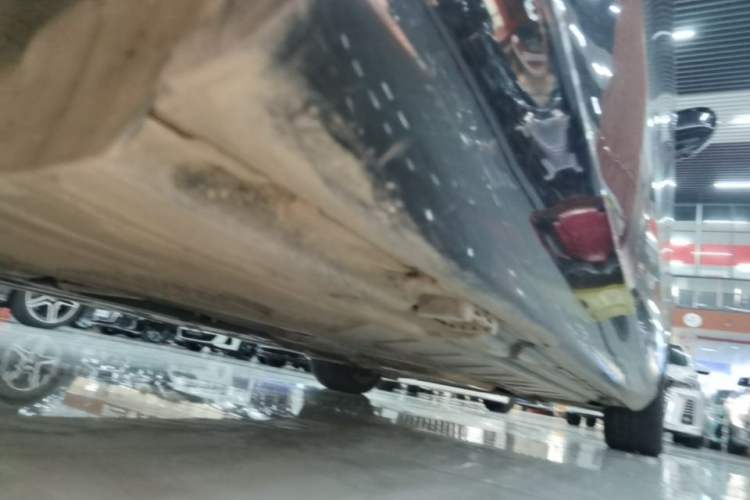 Used Mercedes-Benz E-Class 2018 Facelifted E 300 L Stylish Version Right Side Sill