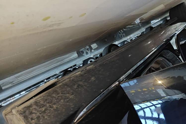 Used Mercedes-Benz E-Class 2018 Facelift E 300 L Luxury Edition Right Side Sill