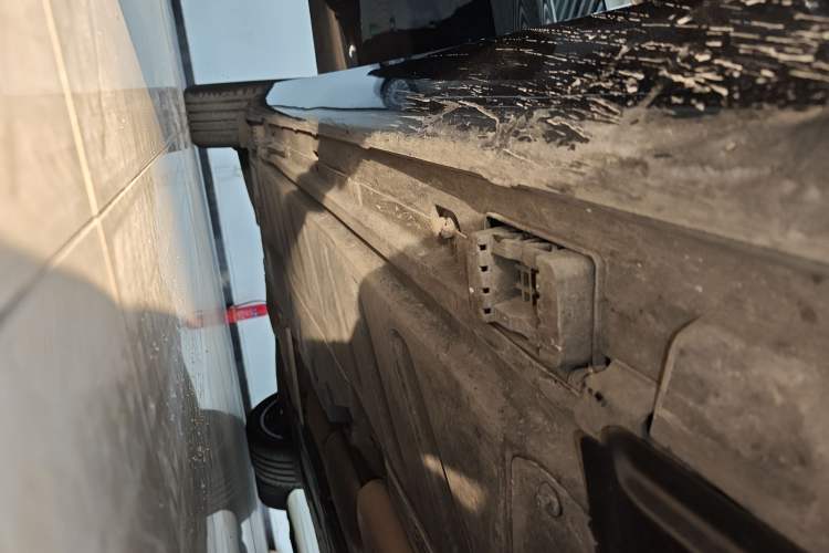 Used Mercedes-Benz E-Class 2018 Facelift E 200 L 4MATIC Right Side Sill