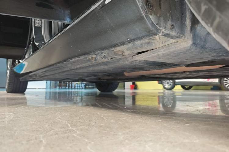 Used Mercedes-Benz E-Class 2018 Facelift E 200 L Right Side Sill