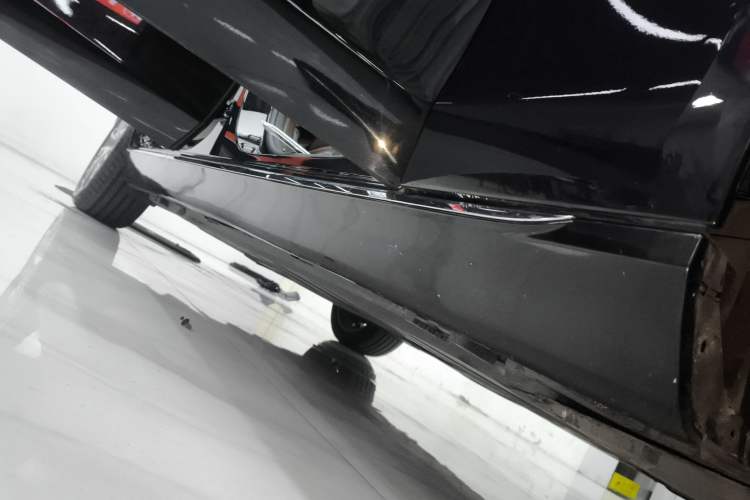Used Mercedes-Benz E-Class 2018 E 200 L Right Side Sill