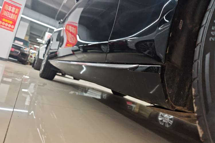 Used Mercedes-Benz E-Class 2018 E 200 L Right Side Sill