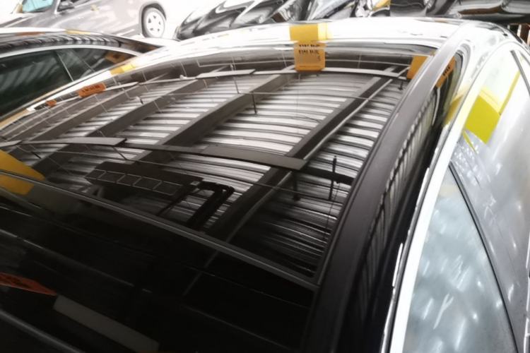 Used Mercedes-Benz E-Class 2018 Facelift E 300 L Luxury Edition Roof