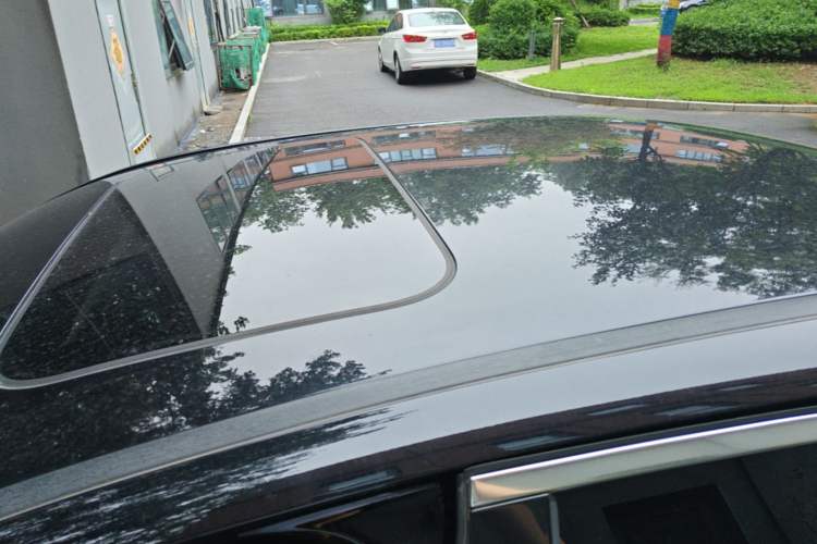 Used Mercedes-Benz E-Class 2018 Facelift E 200 L Roof