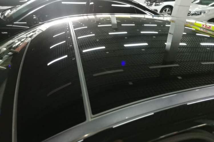 Used Mercedes-Benz E-Class 2018 E 300 L Luxury Model Roof