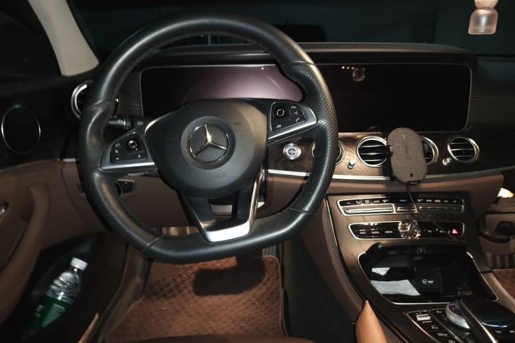 Used Mercedes-Benz E-Class 2018 E 300 L Sport Luxury Edition Steering Wheel