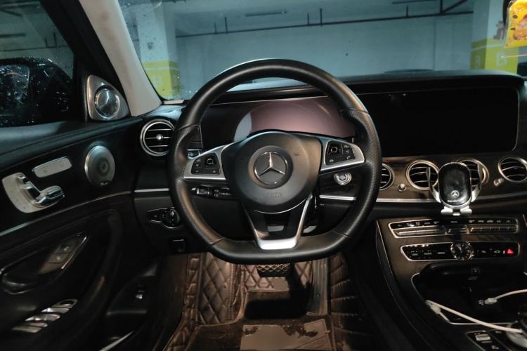 Used Mercedes-Benz E-Class 2018 Restyled E 300 L Sport Luxury Edition Steering Wheel