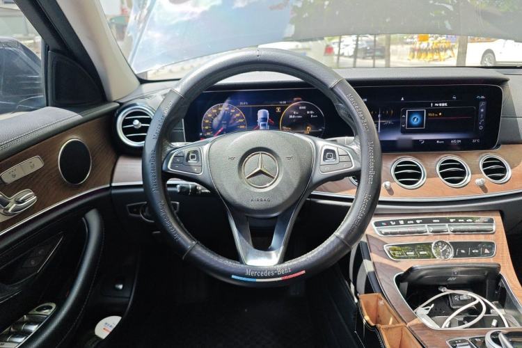 Used Mercedes-Benz E-Class 2018 Facelifted E 300 L Stylish Version Steering Wheel