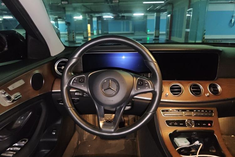 Used Mercedes-Benz E-Class 2018 E 300 L Stylish Model Steering Wheel