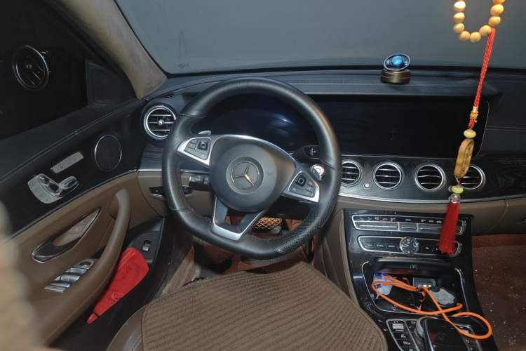 Used Mercedes-Benz E-Class 2018 E 300 L Sport Luxury Edition Steering Wheel