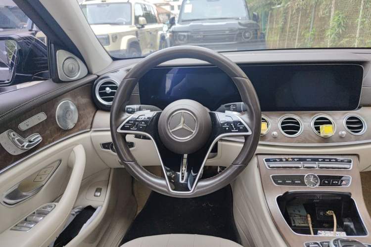 Used Mercedes-Benz E-Class 2018 E 300 L Luxury Model Steering Wheel