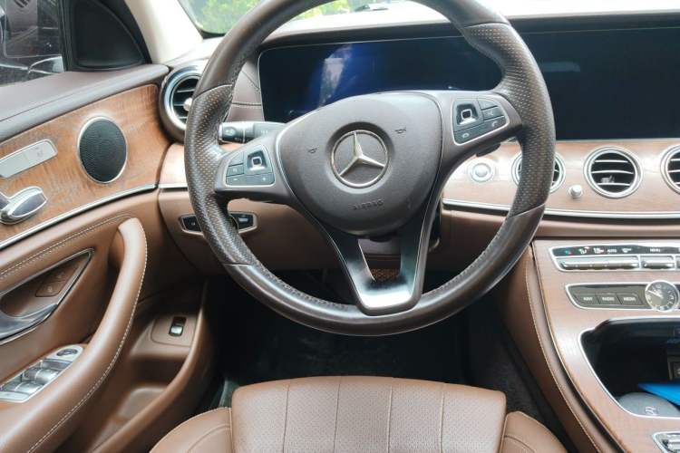 Used Mercedes-Benz E-Class 2018 E 200 L Steering Wheel
