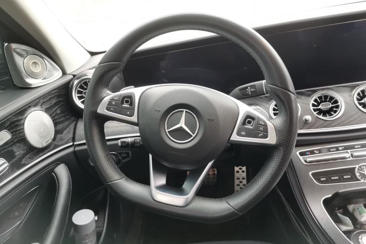 Used Mercedes-Benz E-Class 2018 E 300 L Sport Luxury Edition Steering Wheel