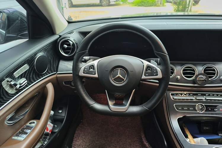Used Mercedes-Benz E-Class 2018 E 300 L Sport Luxury Edition Steering Wheel