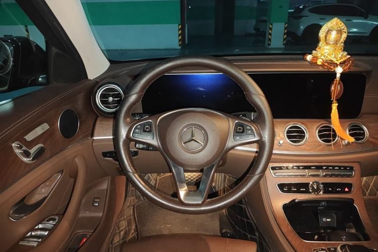 Used Mercedes-Benz E-Class 2018 E 200 L Steering Wheel