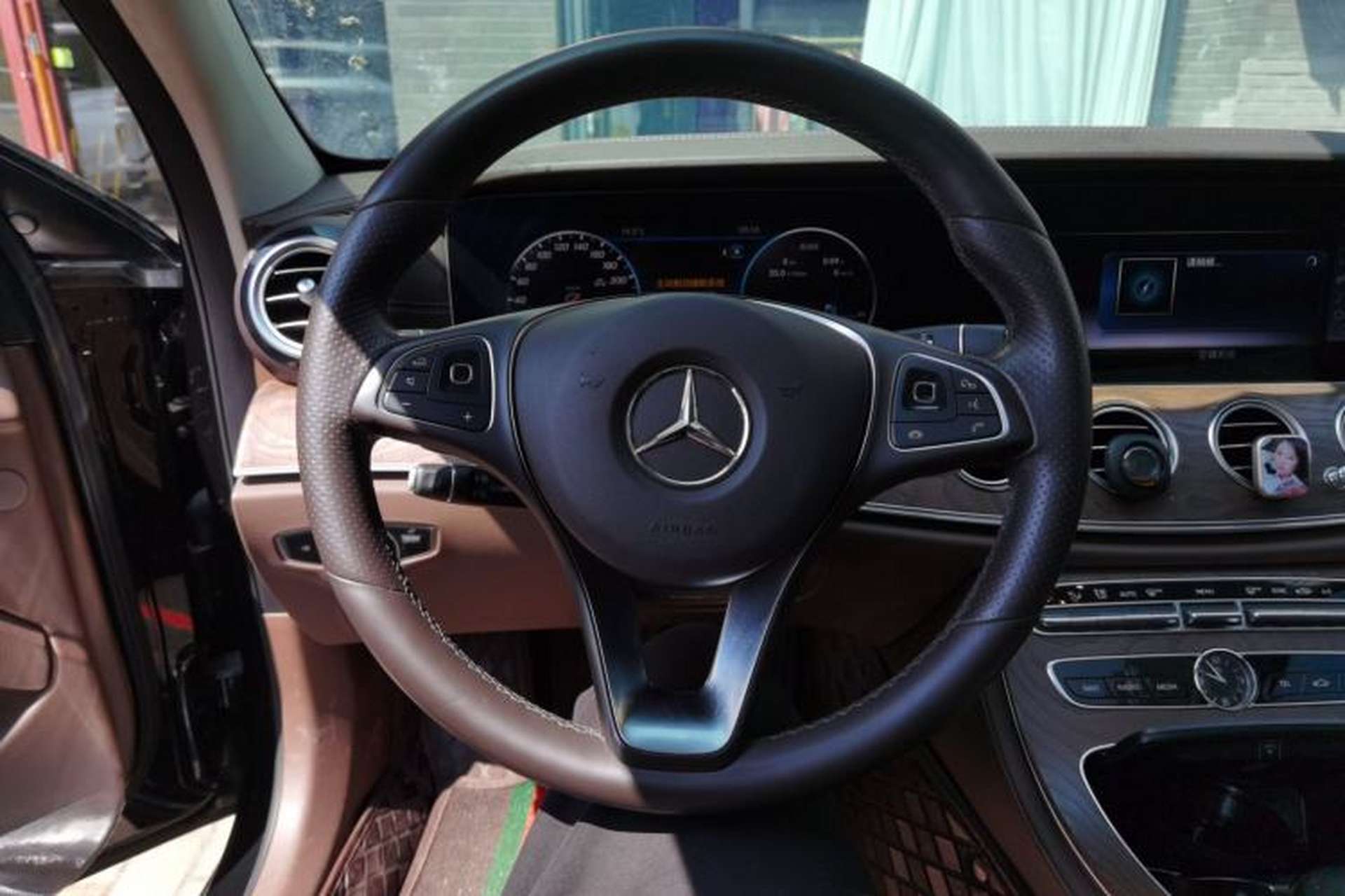 Used Mercedes-Benz E-Class 2018 Facelift E 200 L 4MATIC Steering Wheel