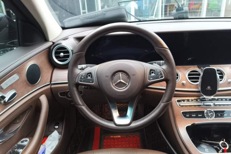 Used Mercedes-Benz E-Class 2018 E 200 L 4MATIC Steering Wheel