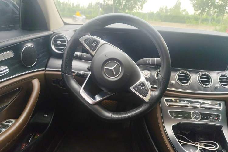 Used Mercedes-Benz E-Class 2018 Restyled E 300 L Sport Luxury Edition Steering Wheel