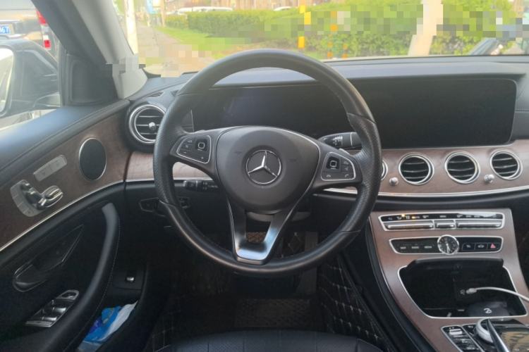Used Mercedes-Benz E-Class 2018 Facelifted E 300 L Stylish Version Steering Wheel