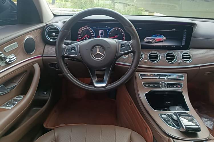 Used Mercedes-Benz E-Class 2018 Facelifted E 300 L Stylish Version Steering Wheel