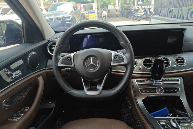 Used Mercedes-Benz E-Class 2018 Restyled E 300 L Sporty and Stylish Edition Steering Wheel