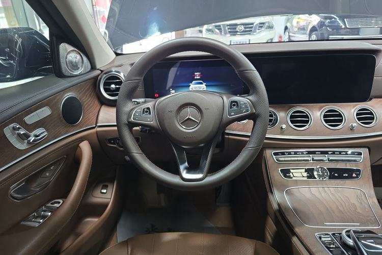 Used Mercedes-Benz E-Class 2018 Facelift E 300 L Luxury Edition Steering Wheel