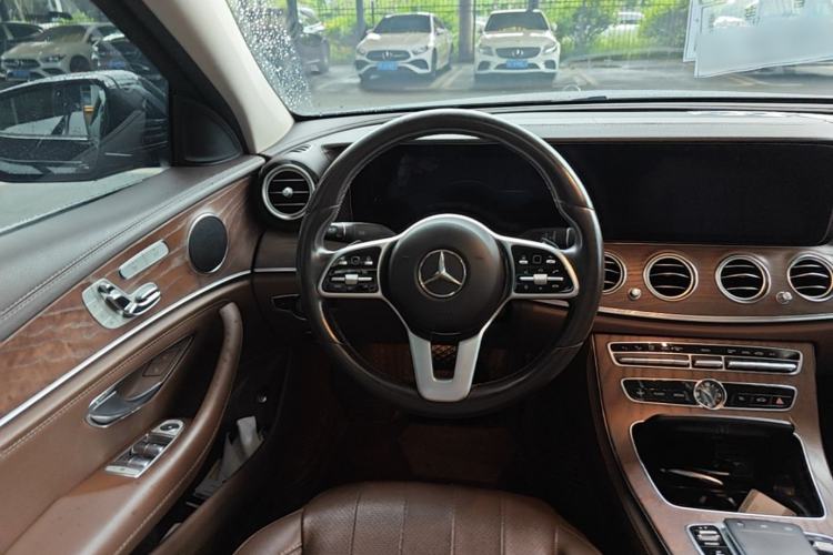 Used Mercedes-Benz E-Class 2018 Facelifted E 300 L Stylish Version Steering Wheel