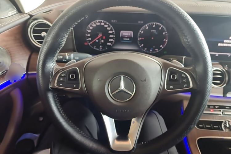 Used Mercedes-Benz E-Class 2018 Facelifted E 300 L Stylish Version Steering Wheel