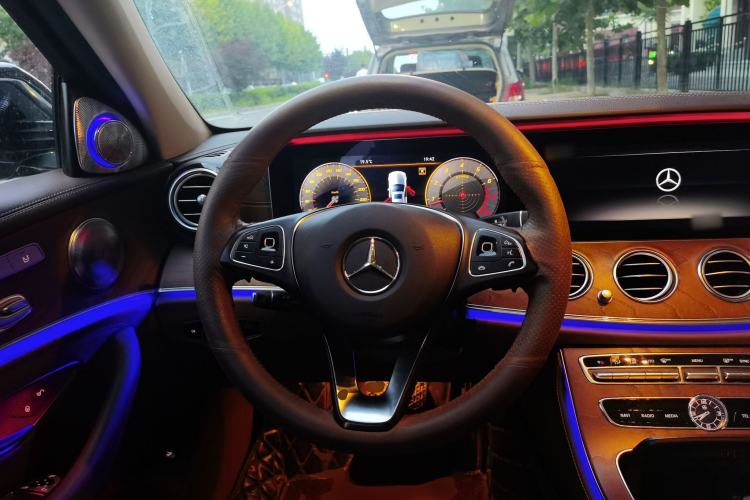 Used Mercedes-Benz E-Class 2018 Facelift E 300 L Luxury Edition Steering Wheel