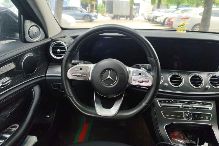 Used Mercedes-Benz E-Class 2018 Restyled E 300 L Sport Luxury Edition Steering Wheel