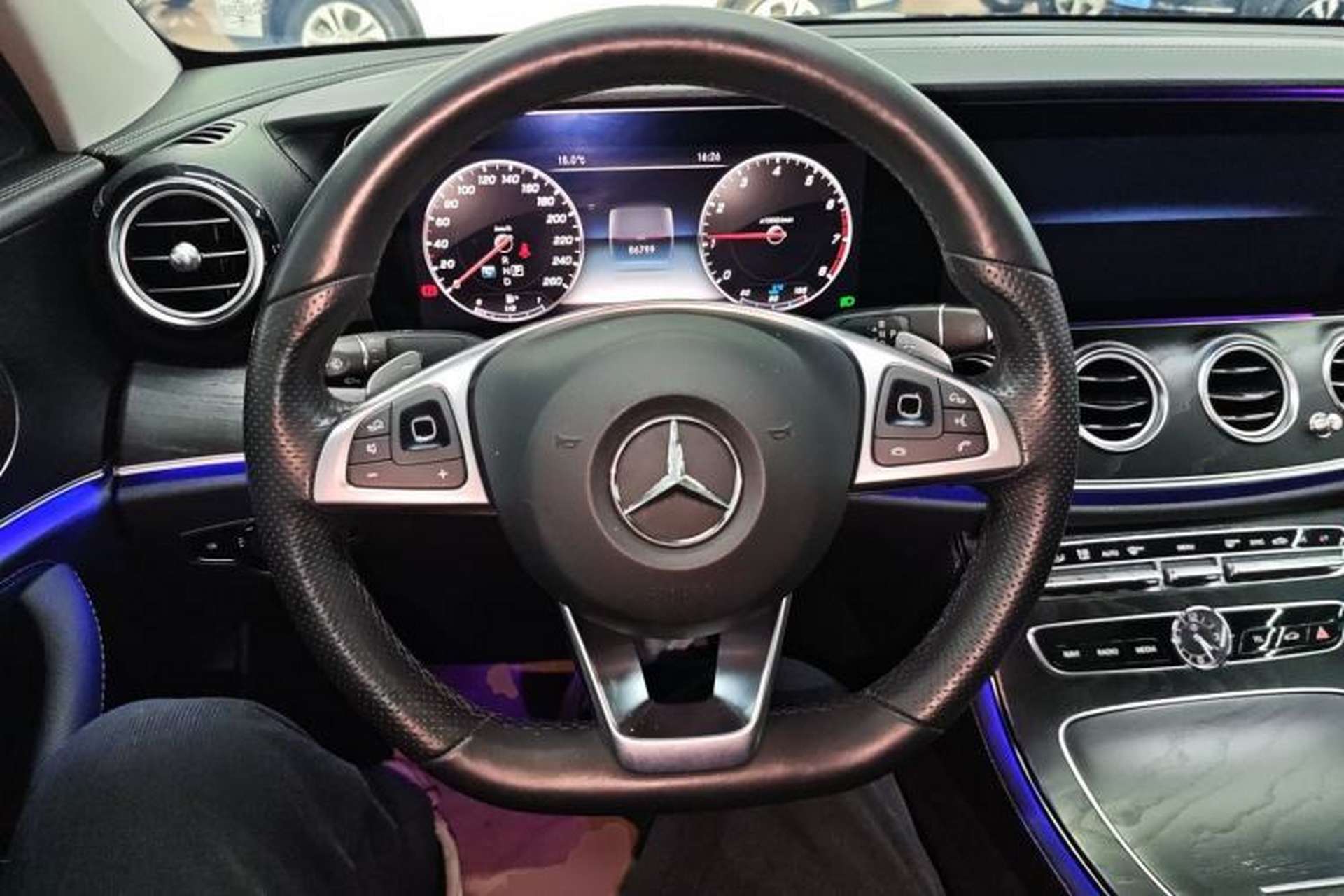 Used Mercedes-Benz E-Class 2018 E 300 L Sporty and Stylish Model Steering Wheel