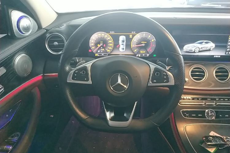 Used Mercedes-Benz E-Class 2018 E 300 L Sport Luxury Edition Steering Wheel
