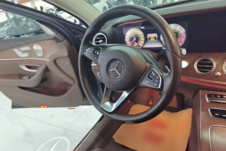 Used Mercedes-Benz E-Class 2018 Facelifted E 300 L Stylish Version Steering Wheel