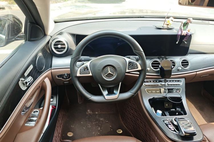 Used Mercedes-Benz E-Class 2018 E 300 L Sport Luxury Edition Steering Wheel
